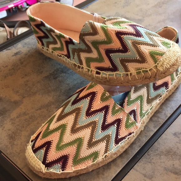 New with Tags espadrilles - Picture 3 of 3